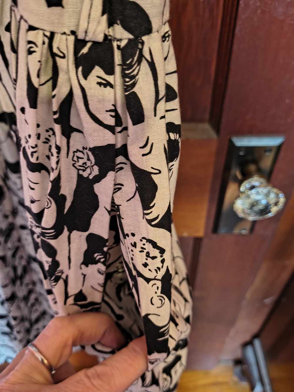 Bernie Dexter Photo Booth Face Novelty Print Dress Black/White Rockabilly - Picture 9 of 11